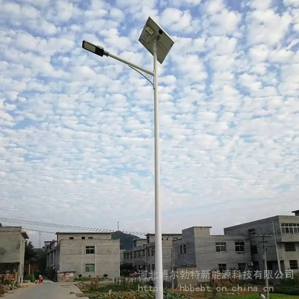 太阳能路灯 价 格 表 河 北 隆尧工业区 园区 建设光伏路灯 市电路灯 改造