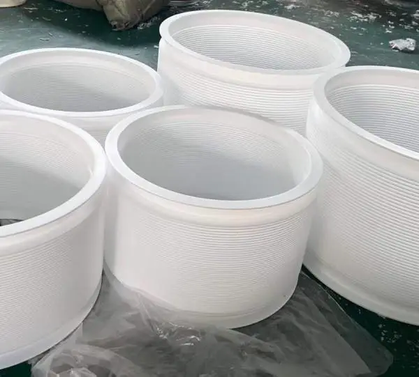 ���ķ���ϩ���ƹ��͸�ʴ�ط���PTFE�ķ����Ϲ�