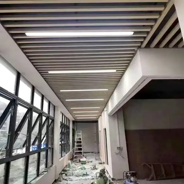 木纹铝方管幕墙隔断U型槽铝天花集成吊顶铝方通装饰