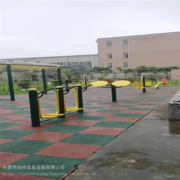 ����С���׶���ȫ���Եص�㳡�������ĵ���������ϵص�