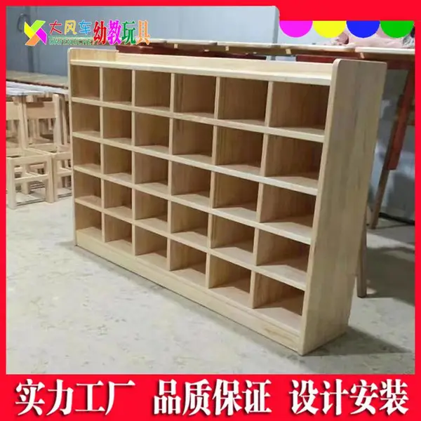 供应儿童实木家具 幼儿园有背板系列玩具柜书包柜防城港家具厂