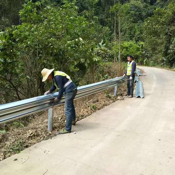 波形护栏板-高速公路防撞护栏-双波三波护栏厂家