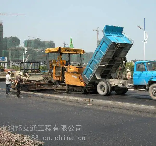 深圳修补沥青路面厂家,深圳沥青冷料,深圳彩色沥青摊铺
