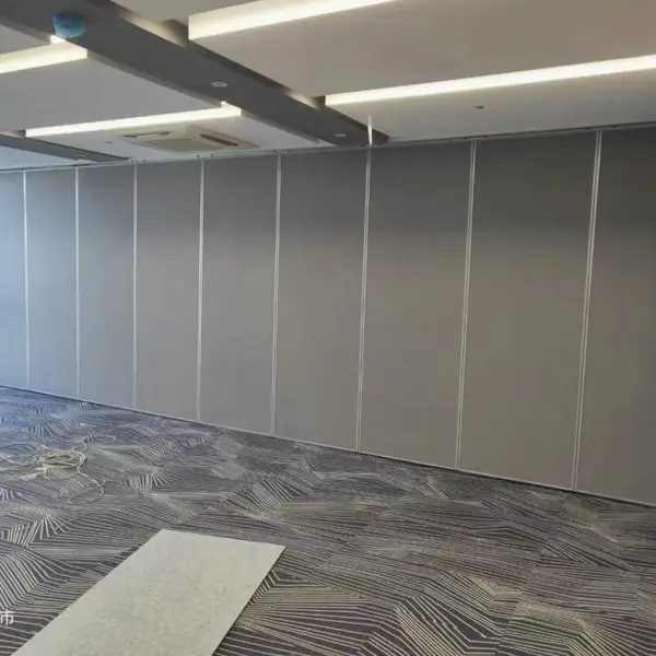 咸阳市润雅聚活动隔断场主酒店移动隔断墙你身边护佑的隔断组长