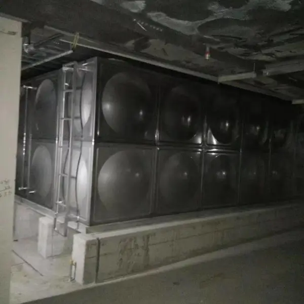 不锈钢水箱 方形水箱 304加厚板材 使用寿命长 厂家质保三年