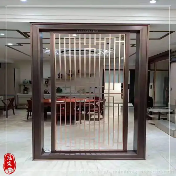 平乡县酒店餐厅背景墙艺术玻璃屏风定做 售楼部不锈钢精神堡垒厂