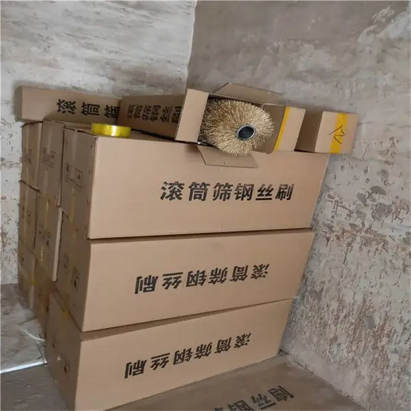 沙场滚筒筛清孔毛刷辊抛光打磨钢带缠绕式钢丝滚筒毛刷