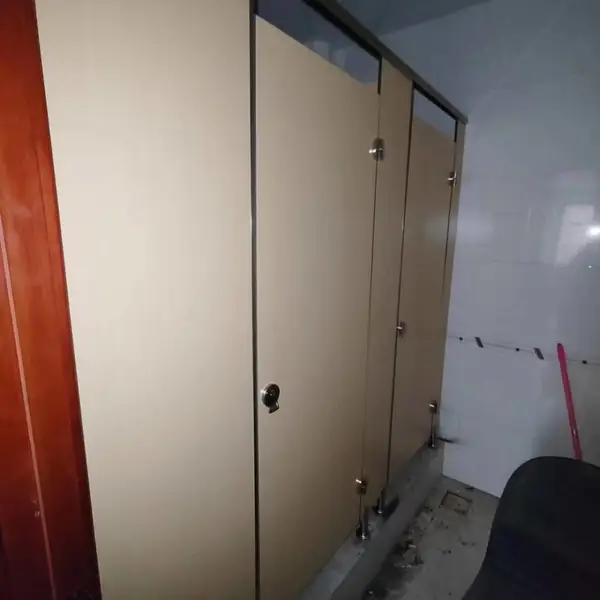 卫生间隔断不锈钢配件铝型材成品卫浴隔断定制实在