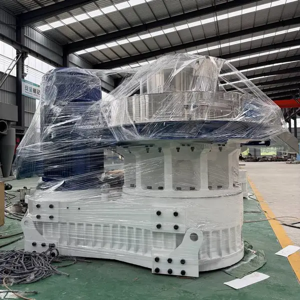 锯末竹粉造粒机 560型 产量2-3t/h 颗粒规格412mm 功率90kw