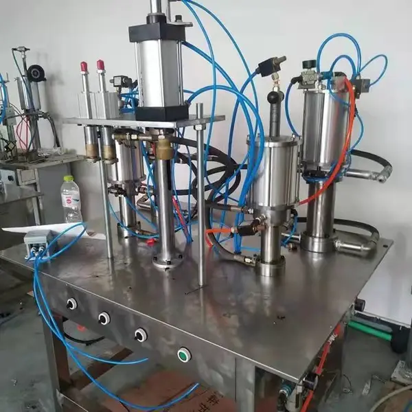 半自动自喷漆生产设备及原料配方 发泡胶灌装机 省工耐用
