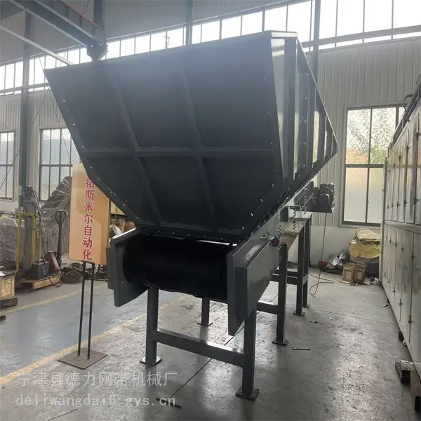 斜坡皮带喂料机塑料颗粒传送带Q235材质输送线防漏料裙边输送设备