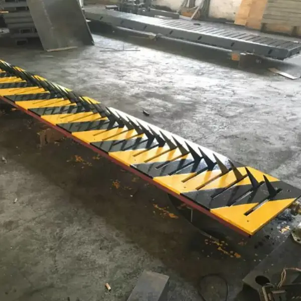 武警公路机场阻车器自动升降路桩挡车器挡车钉路障机交通路障厂家直销