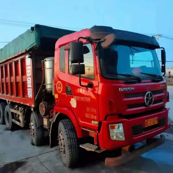 东风轻量华工程自卸车 前四后八后翻自卸车