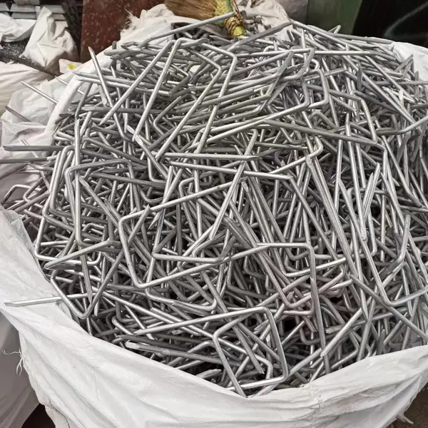 热镀锌异型件加工 钉子 产品如图 均为刚生产好的产品