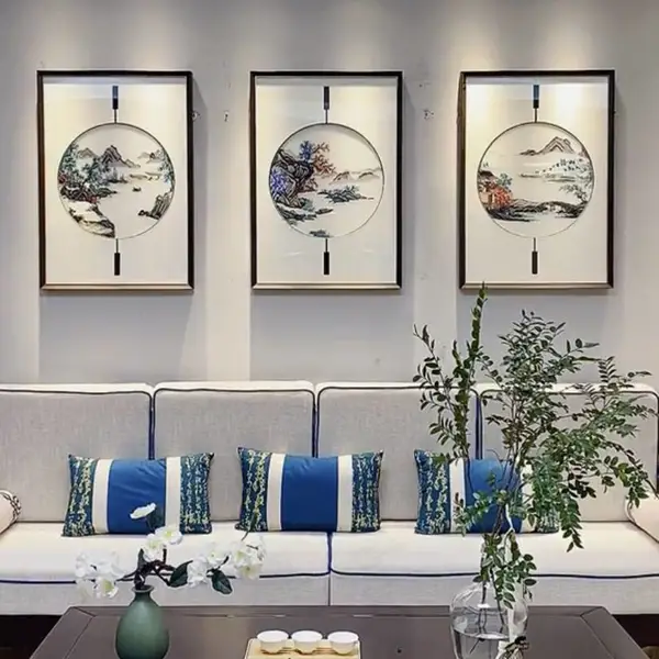 西安新中式刺绣画制作厂家-恒泰65*85三联苏绣画制作公司批发