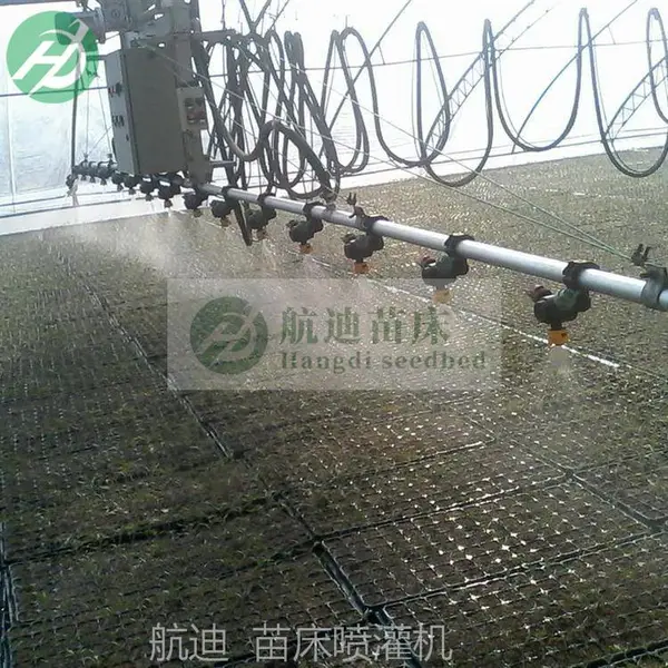 供应温室大棚用自走式喷灌机 自动行走变跨 航迪品牌生产出品
