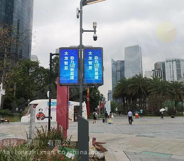P3.846全铸铝800X1600双面+水晶灯箱LED灯杆屏