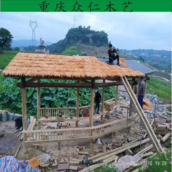 铜梁户外景区长廊 防腐木仿古长廊生产 茅草长廊