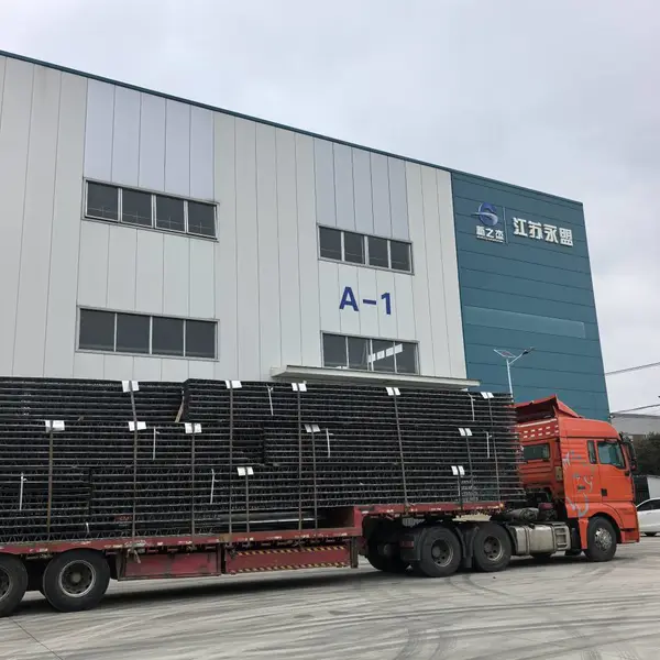 桁架钢筋工厂预制,楼板成型质量稳定,符合装配式建筑规范