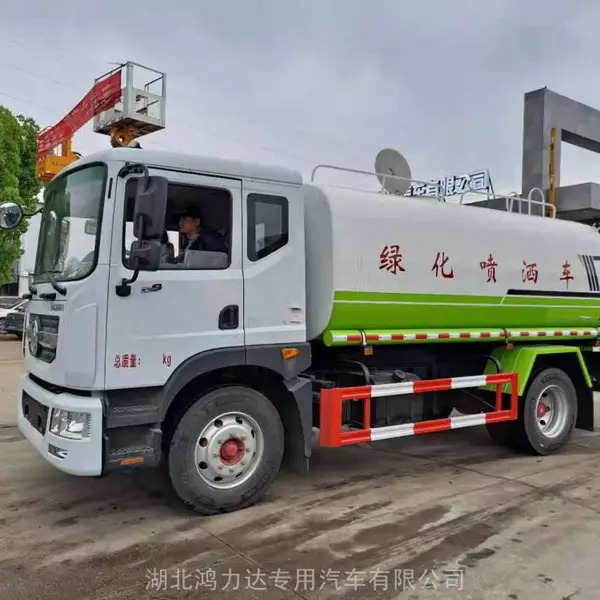 山东10吨洒水车高效作业助力城市清洁