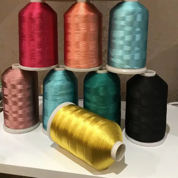 涤纶丝绣花线 150D/2/3 丝光线刺绣线流苏线股线冰丝线 厂家 捻匀色牢结实