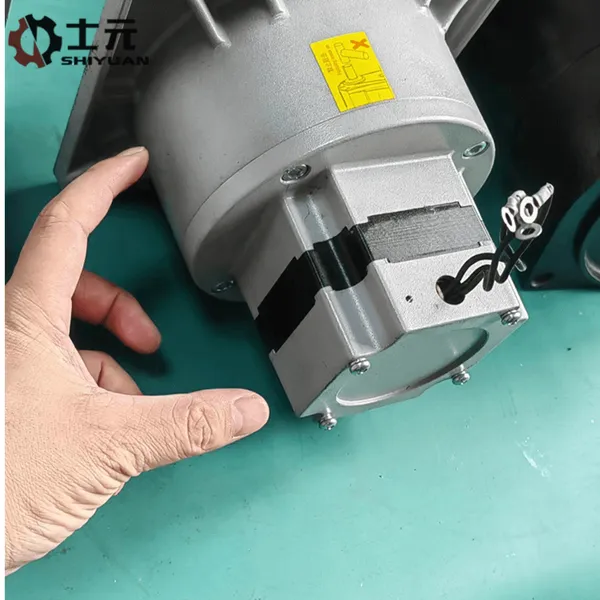 200W自助旋转设备转台减速机 台湾士元 SV28-200-200S齿轮减速机