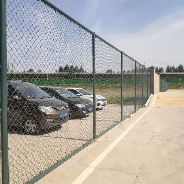pvc球场围网 篮球场围网 仁久 体育场围网 定制浸塑勾花网