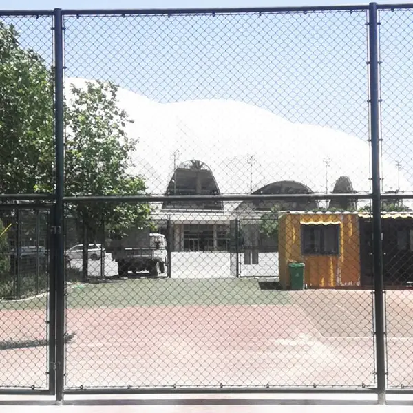 体育场护栏 篮球场周围用 浸塑处理 耐候防锈 规格齐全 来图定制