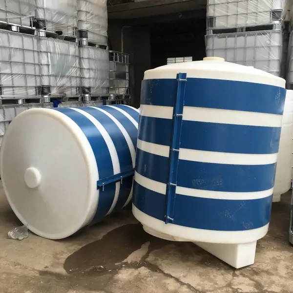 ��Ӧ�Ͳ�2000L����׶�׵׽���Ͱ ����2�ּ�ҩͰ ���ϻ�2��������������Ͱ