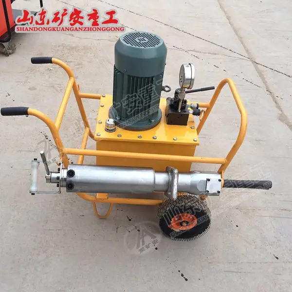 zpl液压劈裂机产品介绍 液压泵站(又名动力站)和静爆器两大部分