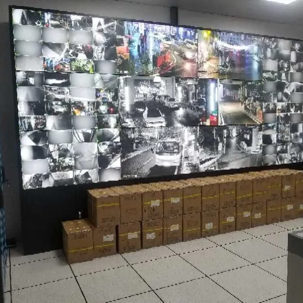 深圳监视器拼接屏广告机触摸机厂家提供全尺寸液晶拼接屏