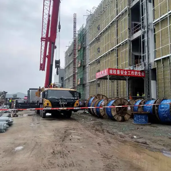 供应设备吊装搬运公司、北京起重吊装公司‘’北京联和伟业起重吊装公司