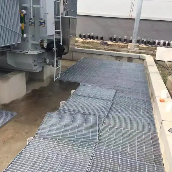 热镀锌钢格板 楼梯踏步板 水沟盖板 平台钢格板 各种异形格栅板