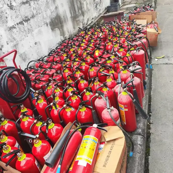 广佛上门回收各类灭火器 干粉水基二氧化碳 现金结算