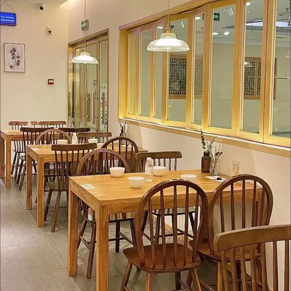 餐饮家具源头工厂,实木餐桌椅
