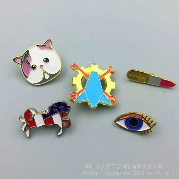 点漆动漫徽章,帆布包装饰小礼品,西安小徽章生产