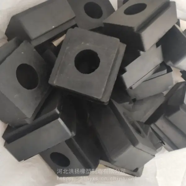 生产定制 减震橡胶脚垫 减震橡胶地垫 缓冲橡胶胶块 橡胶制品生产厂