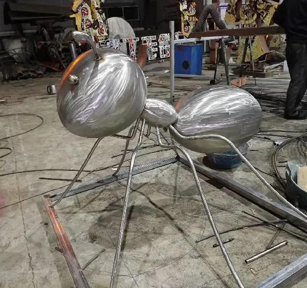 玻璃钢卡通狗雕塑多少钱