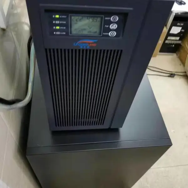 ҽ��ר�� �����زʳ�B��UPS����ϵ�ԴƷ���ֻ� CHP1103ϵ��