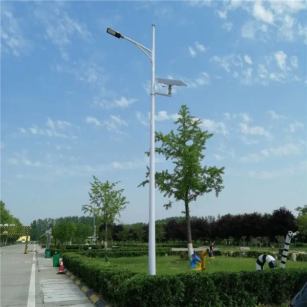 河南省乡村太阳能路灯维修 市政高杆道路照明太阳能路灯修理
