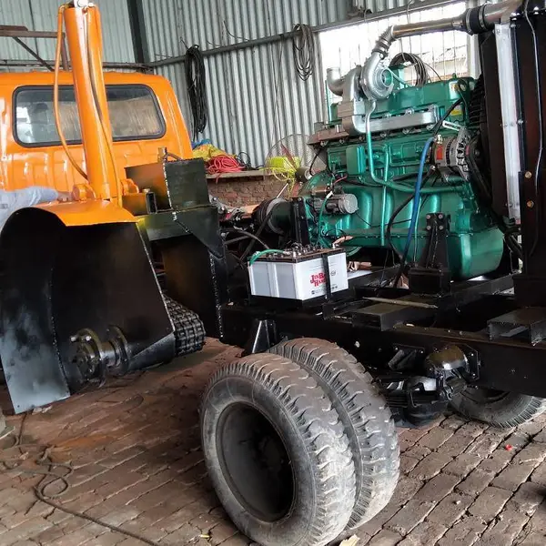 ��Ӧ·ͨH600������·���и�� ��ˮ�ܵ�ʩ���з�� ·��ʯ������