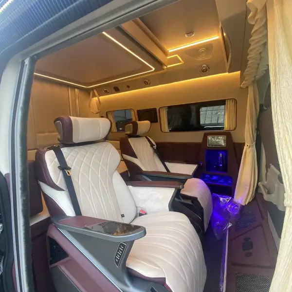 福特T6全顺小房车 2座航空座椅 4座U型沙发 商务旅游 趣蜂B680