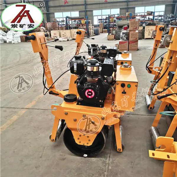 0.6吨手扶式小型单钢轮振动压路机厂家 1吨柴油小型压路机报价