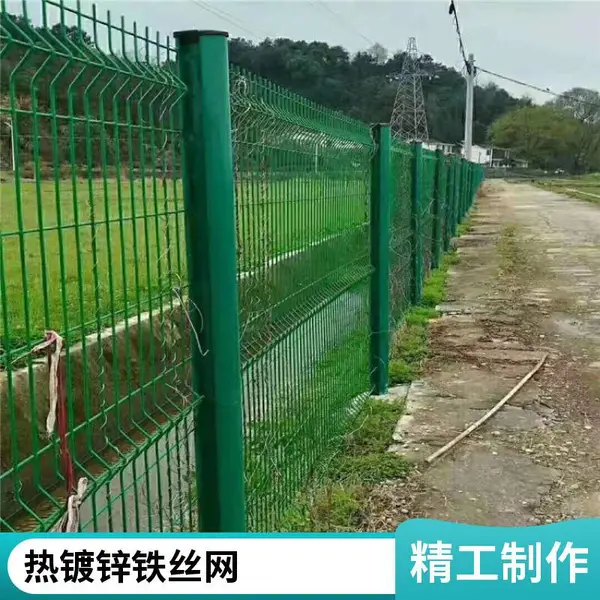 博赛元公路隔离栅 高速公路护栏网 草绿色边框型 浸塑处理
