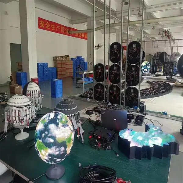 LED透明屏异形定制 水晶大屏互动暖场商场美陈装置佐梵智能