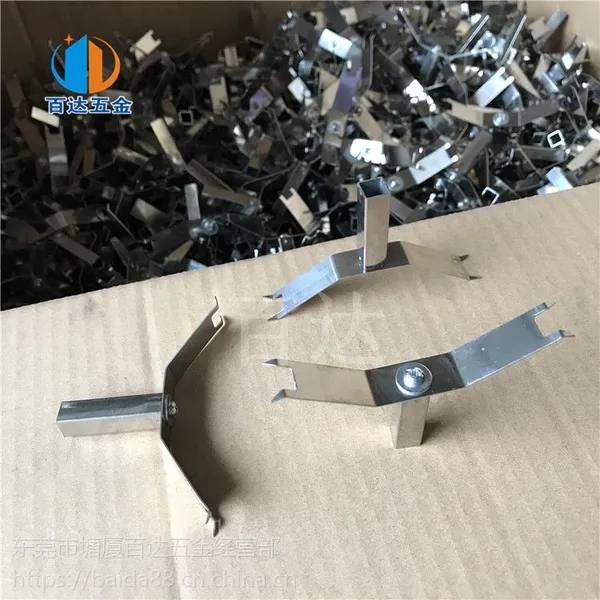 带孔铁条支具配件 电镀夹具悬挂 喷涂机自动化设备 塑料表面喷油加工