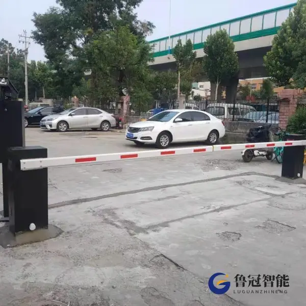 孝义市专业安装道闸起落杆门卫挡车杆工地自动门伸缩门汽车栏杆