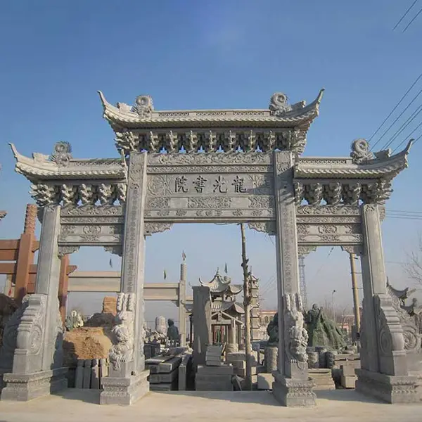 石牌坊厂家定制 四柱三门石雕牌坊多少钱 景区牌楼来图加工