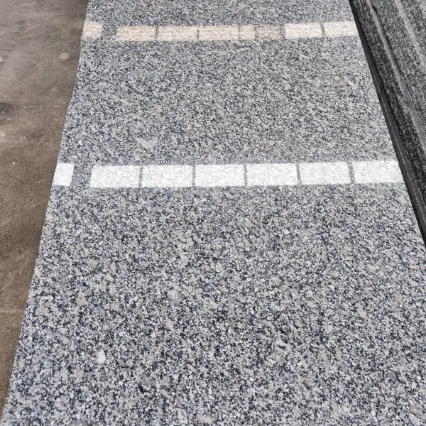 芝麻灰石材路沿石现货供应 道路路缘石园林景观工程石材加工