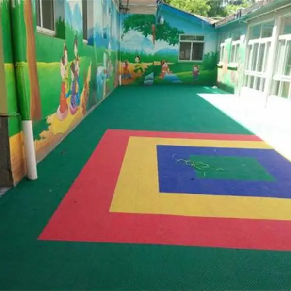 幼儿园拼装地垫塑料地板悬浮垫小米排球场足球场篮球场运动场地板